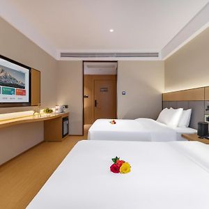 Deluxe  Without Window Twin Room